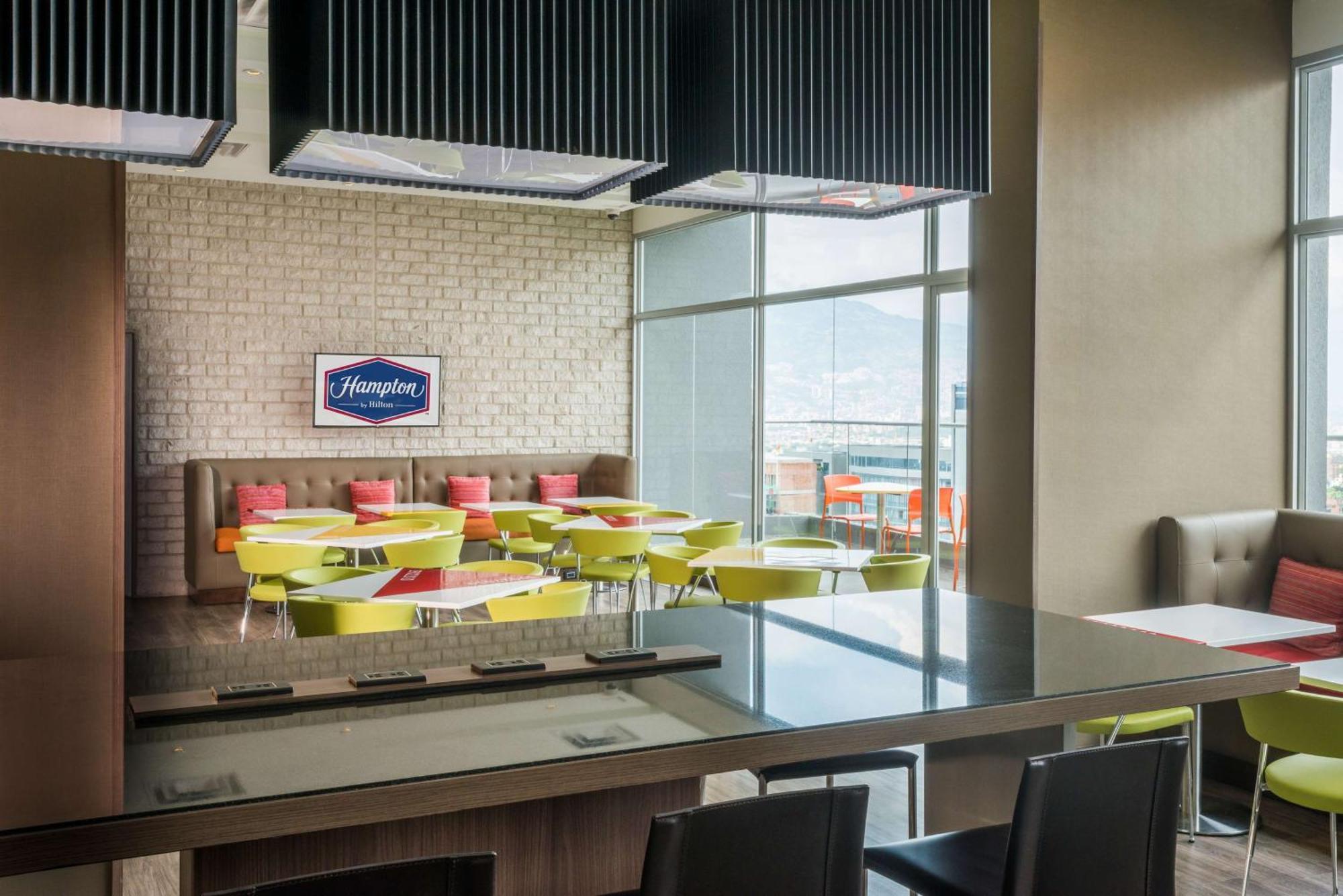 Hampton By Hilton Medellin Hotel Exterior photo