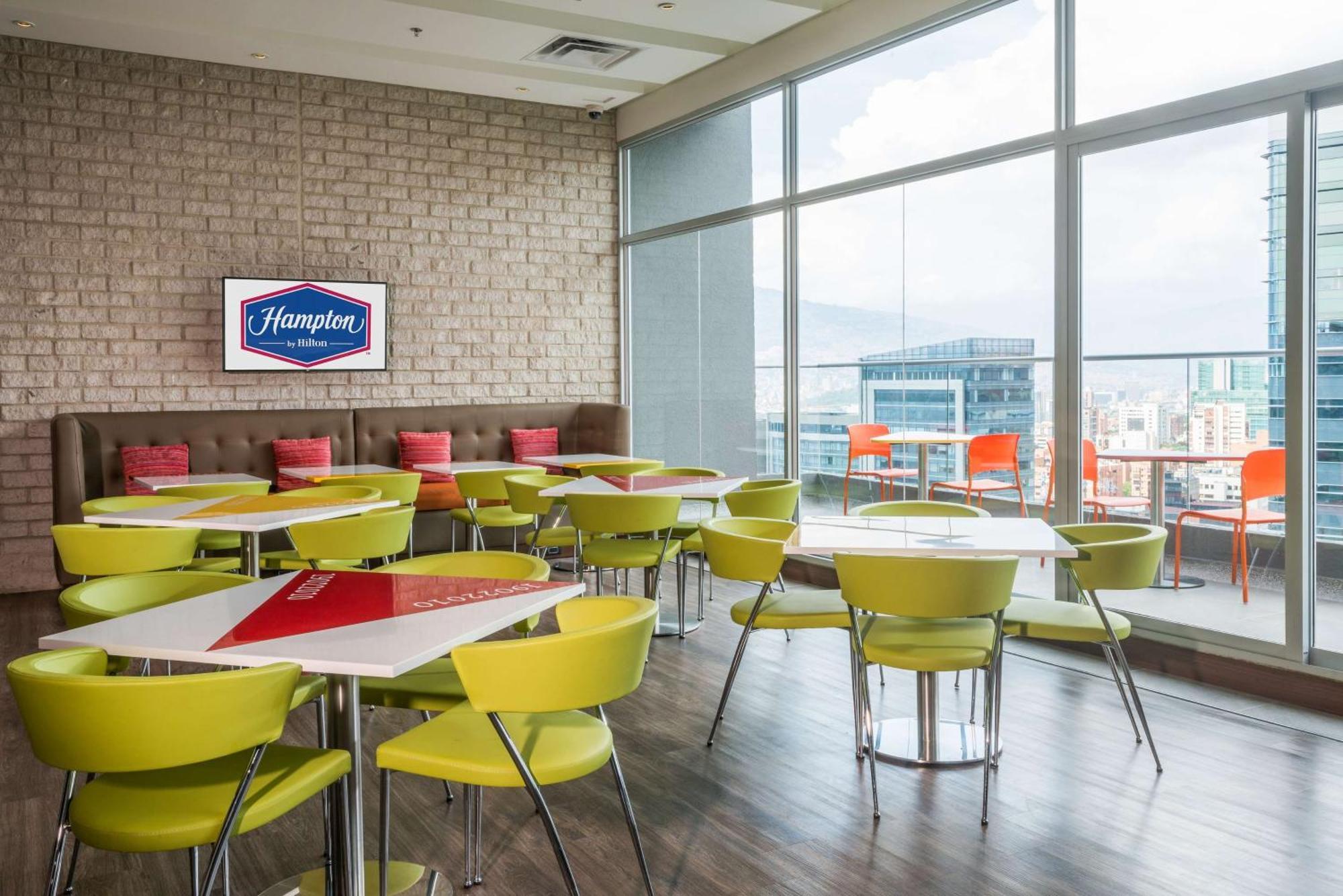 Hampton By Hilton Medellin Hotel Exterior photo