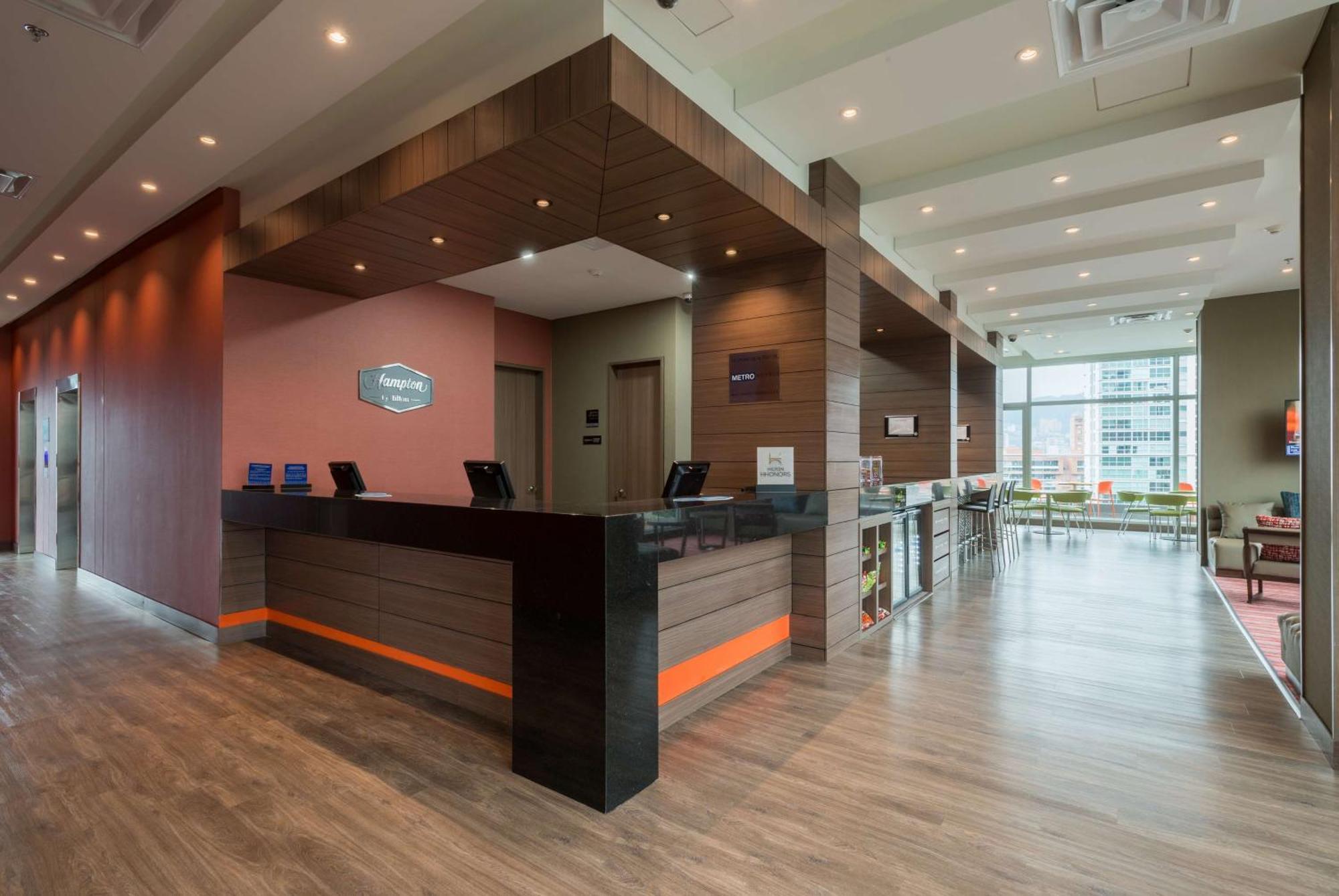 Hampton By Hilton Medellin Hotel Exterior photo