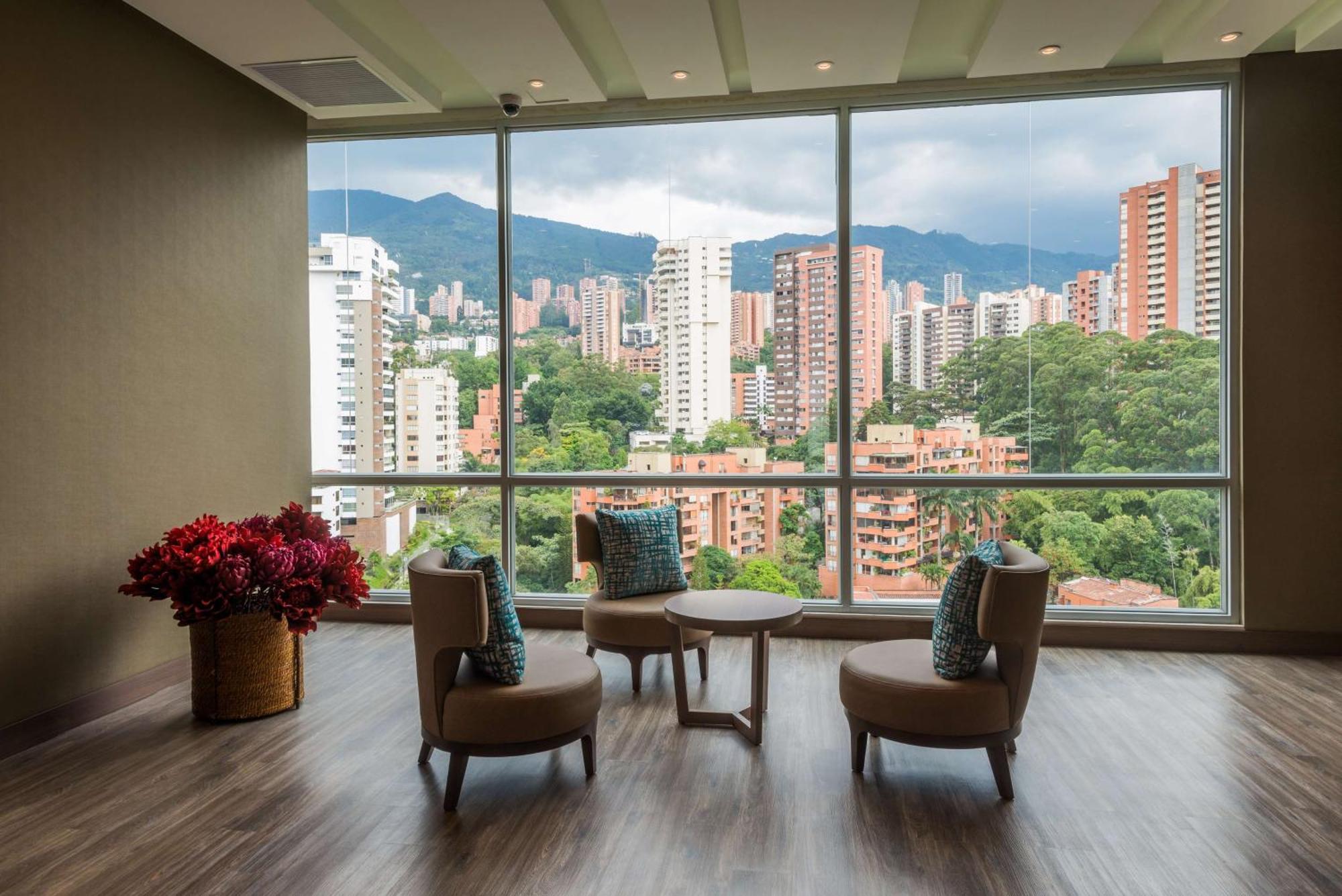 Hampton By Hilton Medellin Hotel Exterior photo