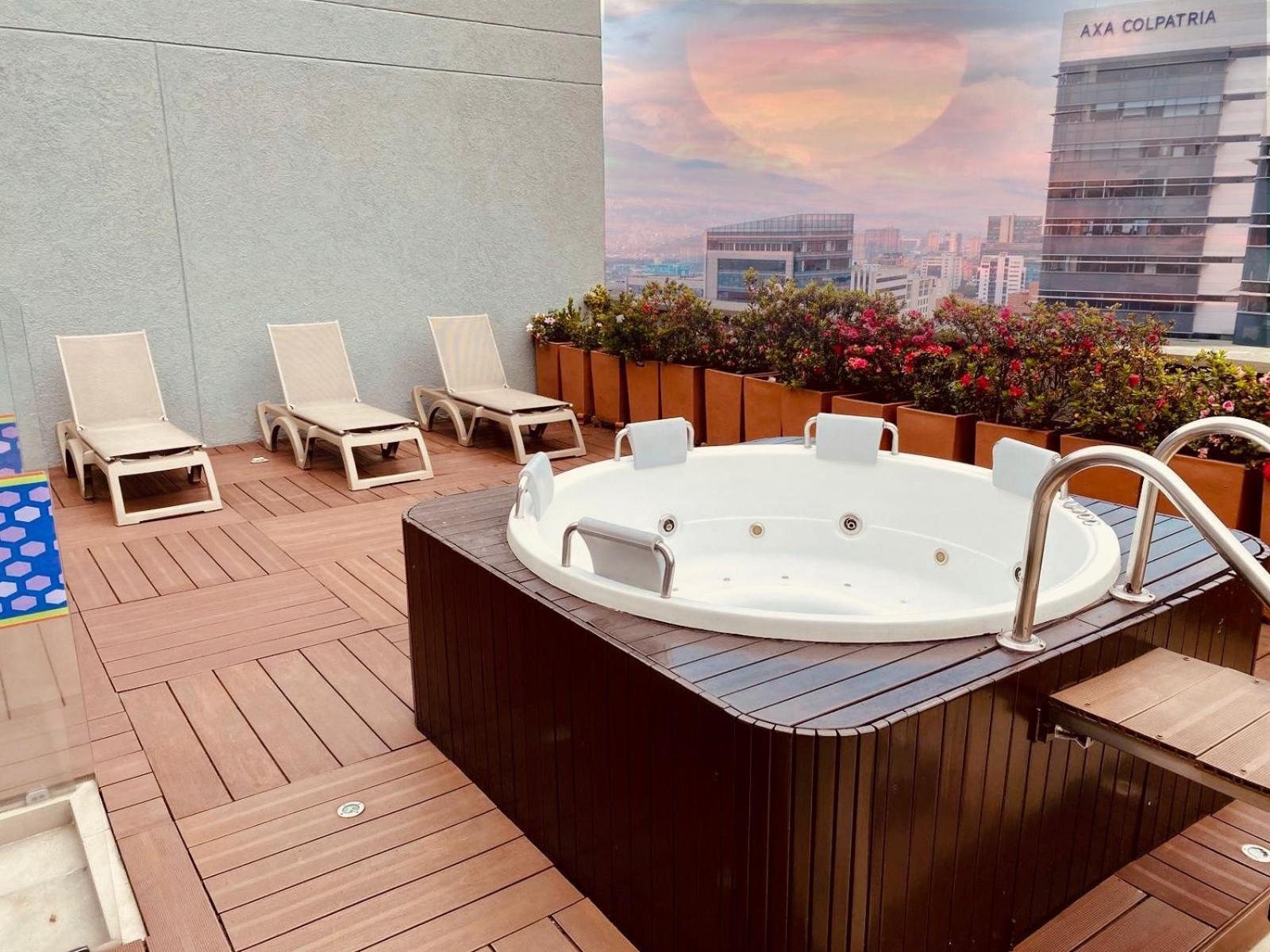 Hampton By Hilton Medellin Hotel Exterior photo