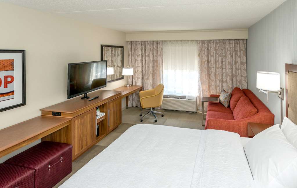Hampton By Hilton Medellin Hotel Room photo